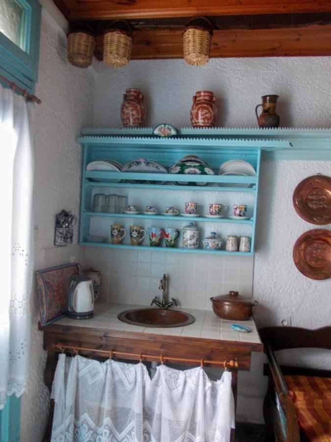Nyfes Traditional Boutique Frosyni Скирос Экстерьер фото